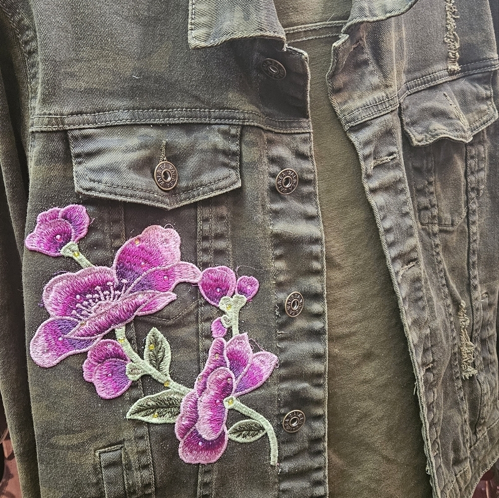 Womens denim jacket - Picture 4 of 5